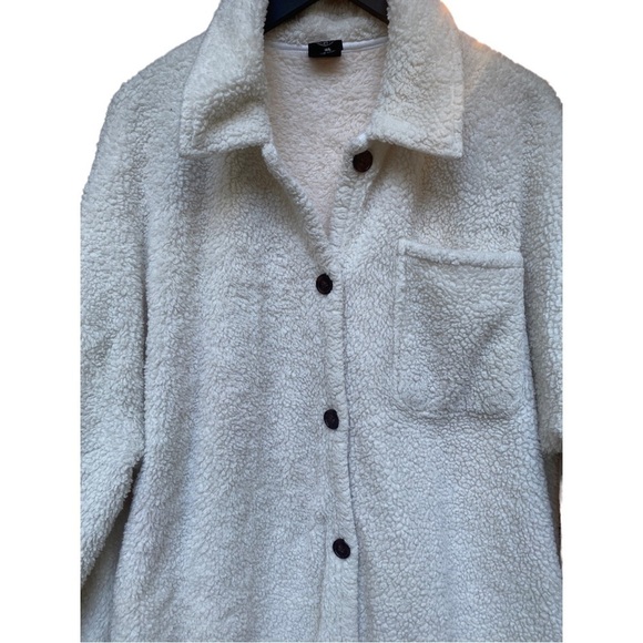 Pac Sun Unisex Faux Fur White Shacket I Size: M/L - Picture 2 of 14